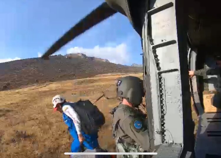 Afanosa búsqueda de 2 parapentistas accidentados en la Sierra Nevada