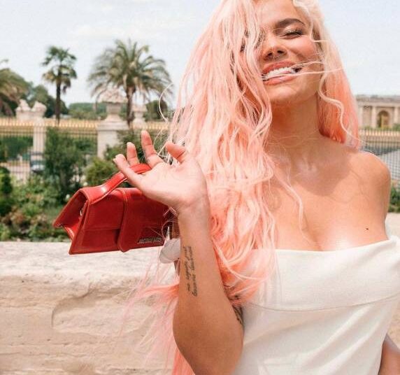 Karol G cantó con mariachis: ¿se le medirá a las rancheras?