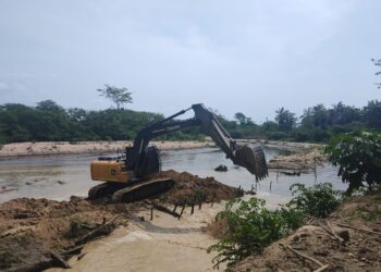 En ríos Frío y Fundación retiran trinchos que represaban el agua en 4 predios