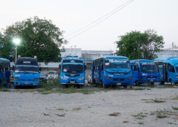 Inmovilizan 12 busetas por problemas de tecnomecánica