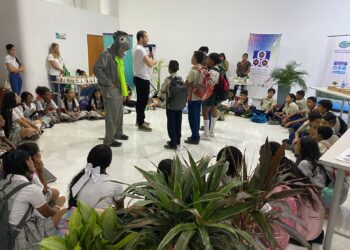 Con exposición entomológica Corpamag conmemoró el Día de la Tierra.