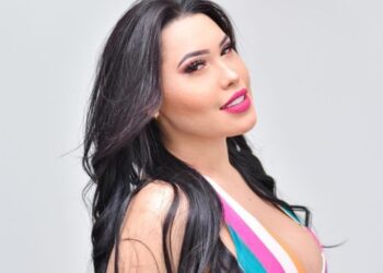 Ana del Castillo anuncia su primera gira por Estados Unidos