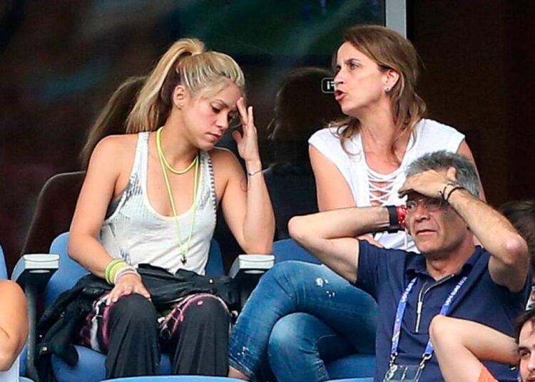 Papá de Piqué buscaría hundir las finanzas de Shakira