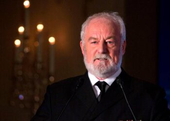 Actor que interpretó al capitán del Titanic falleció a los 79 años