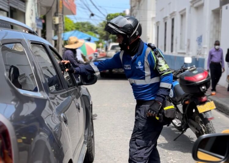 Al que ‘pillen’ mal parqueado en Santa Marta le impondrán multas