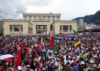 Fecode levanta el paro tras hundimiento de la Reforma Educativa