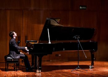 El pianista Simón Vlásov brindará concierto gratuito en Santa Marta