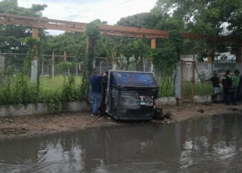 En Santa Marta hallan 2 fetos dentro de un contenedor de basuras