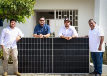 Algarrobo marca un hito en el Magdalena con la instalación de su primer sistema de energía solar