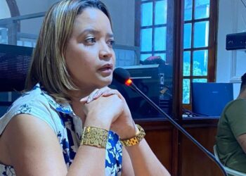 Gobernador rechaza amenazas a presidenta de la Asamblea