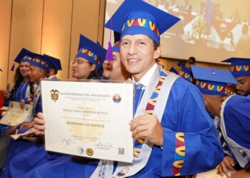 Exfutbolista Sergio ‘Barranca’ Herrera se graduó de Profesional en Deporte