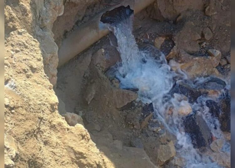 Fuga en sistema de pozos afecta suministro de agua en varios barrios de Santa Marta