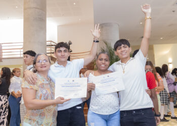 Padres samarios agradecidos por beca de Talento Santa Marta