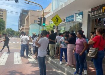 Comerciantes de San Andresito bloquearon vía tras operativos de la DIAN