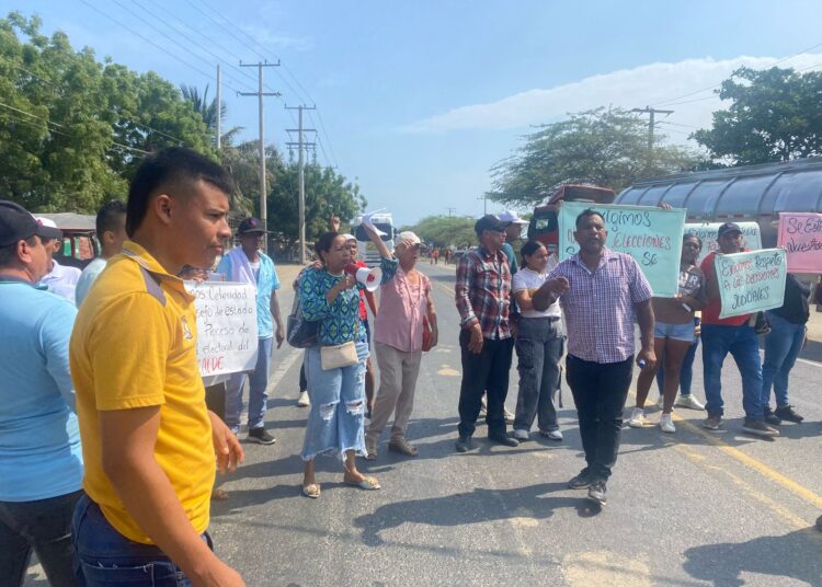 Protestas en la vía Ciénaga-Barranquilla son reflejo de crisis administrativa y laboral en Sitionuevo