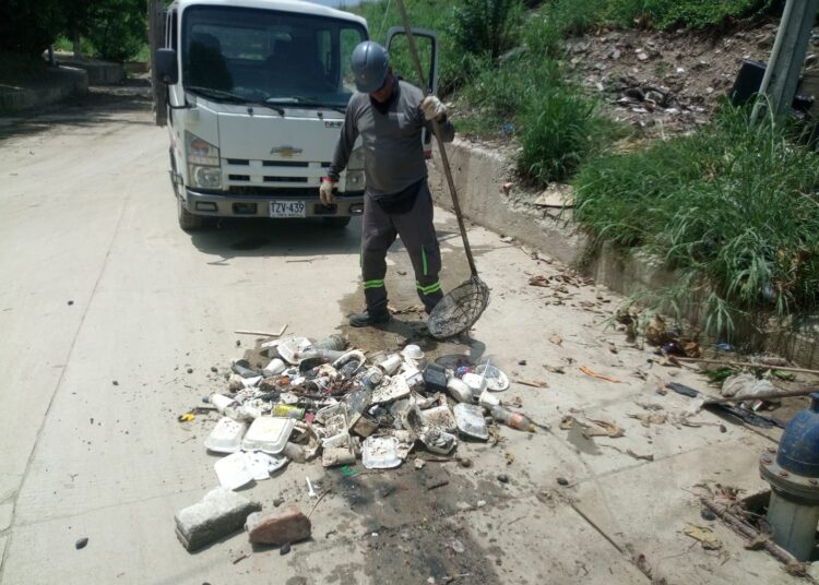 Emiten alerta por uso inadecuado del sistema de alcantarillado en Santa Marta