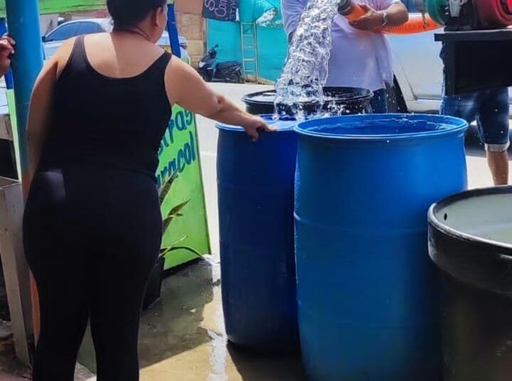 23 mil litros de agua a comunidades residentes en Tasajera y Puebloviejo