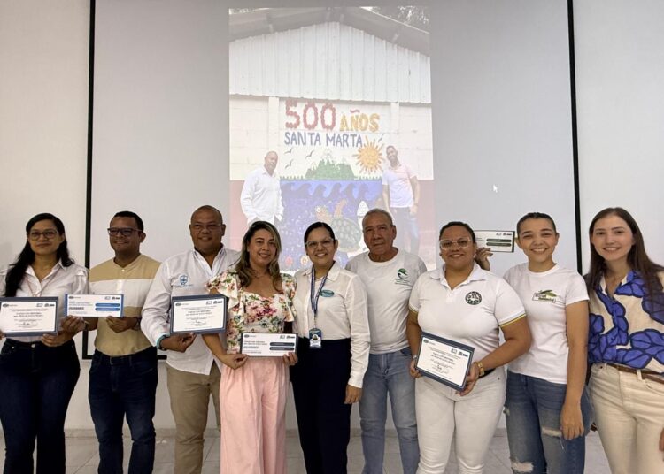 Estudiantes samarios celebran los 500 años de Santa Marta con arte y reciclaje