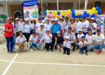 Asoviva  y Recolsan celebra  a más de 100 madres en el barrio Luis R. Calvo