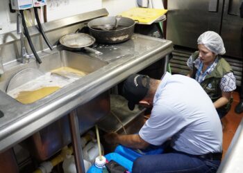 Intensifican controles ambientales en El Rodadero para frenar afectaciones por uso de aceites