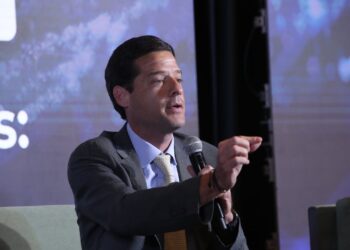 Mauricio Gómez presenta su precandidatura presidencial