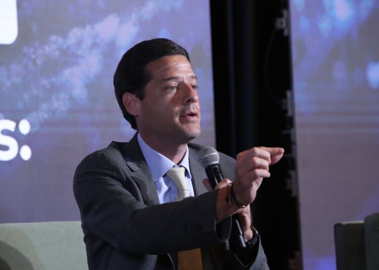 Mauricio Gómez presenta su precandidatura presidencial