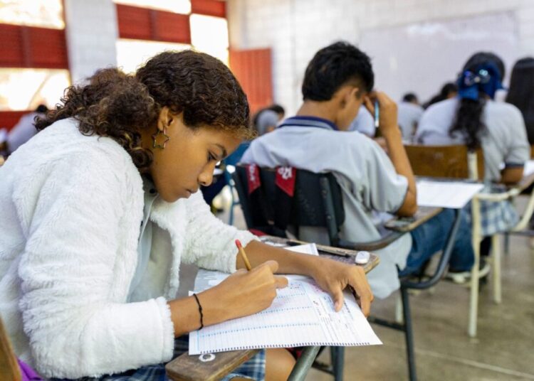 Preocupa rezago en formación STEM en el Caribe: más del 70 % de estudiantes no alcanza niveles óptimos
