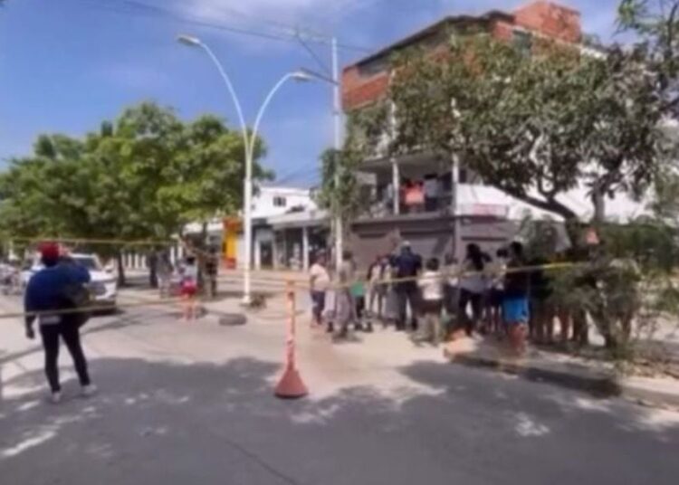 Habitantes cerraron la Vía Universitaria en protesta por falta de agua en Santa Marta