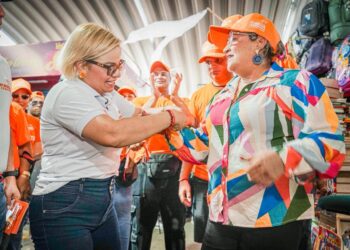 Comerciantes del Mercado Público comprometen su voto con Margarita Guerra