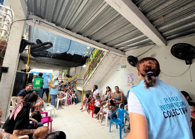 Alcaldía intensifica acciones para contrarrestar el dengue en distintos sectores del Distrito