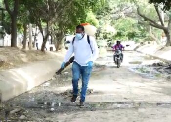 Alcaldía intensifica acciones comunitarias para prevenir el dengue en barrios de Santa Marta