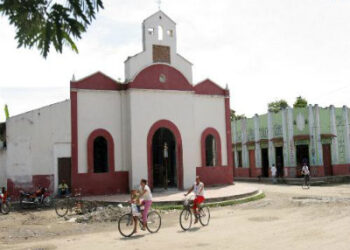 Cruce de disparos entre Ejército y grupos ilegales deja dos heridos en Zona Bananera (Magdalena)