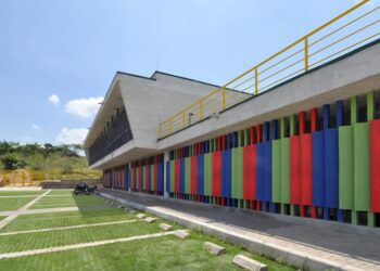 Más de 3.200 estudiantes de la IED Aluna llevan más de 10 días sin clases por corte de energía eléctrica