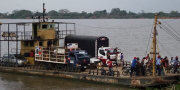 Operador de ferry en Salamina denuncia persecución de autoridades por exigencia de permisos ambientales