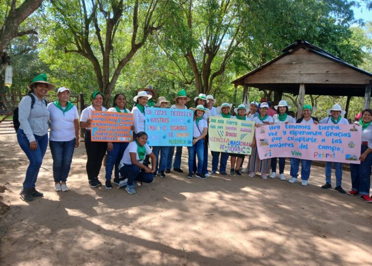 Mujeres campesinas del Magdalena se convierten en propietarias de más de 400 hectáreas de tierra con la Reforma Agraria