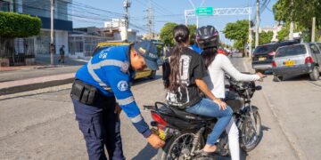 En seis meses, 175 conductores han sido sancionados por circular con placas tapadas en Santa Marta