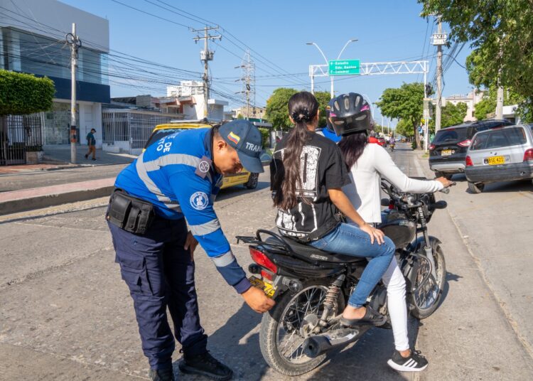 En seis meses, 175 conductores han sido sancionados por circular con placas tapadas en Santa Marta
