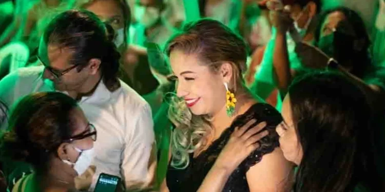 Juan Fernando Cristo anuncia a Norma Vera como su fórmula vicepresidencial