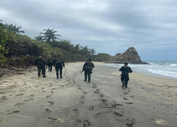 Policía refuerza seguridad en el Parque Tayrona con patrullajes permanentes tras cierre parcial y tensiones
