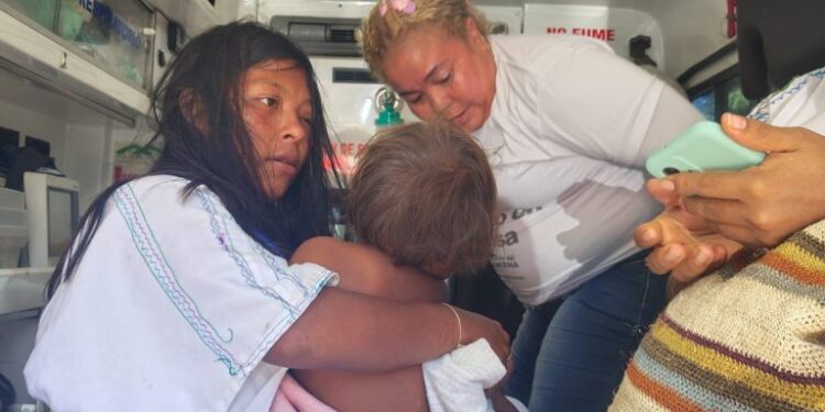 Heridos de la Sierra Nevada comienzan a llegar a Santa Marta tras intensos enfrentamientos en Serankwa