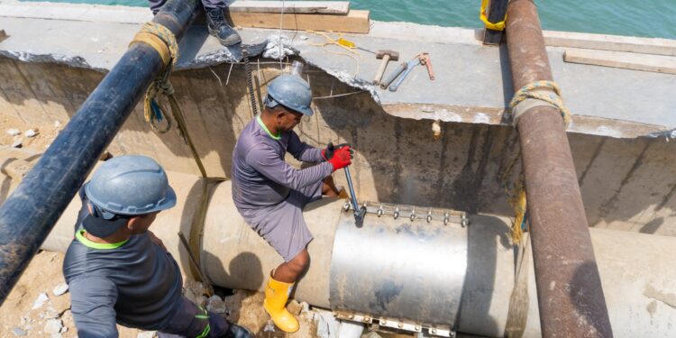 Superada emergencia de alcantarillado en el Camellón de la Bahía