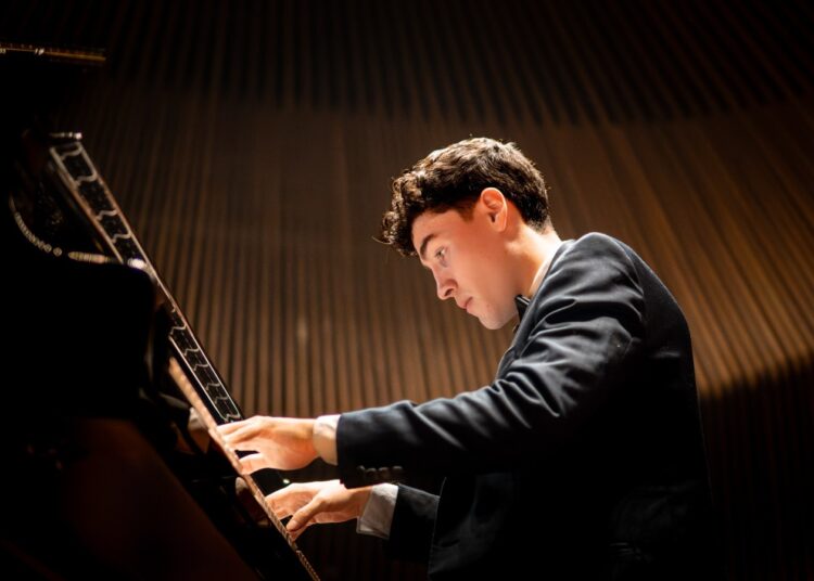 En Santa Marta: la música de piano vuelve de la mano del joven Mateo Navia