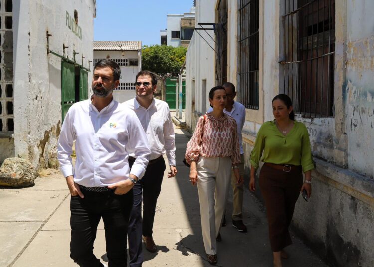 CAF inspecciona sede de la IED Técnico Industrial para iniciar su recuperación