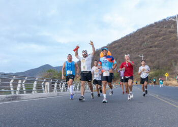 Más de 2.000 corredores vivieron una jornada deportiva inolvidable en la décima edición de Santa Marta 15K “La Perla Corre”