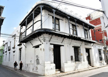 Patrimonio en ruinas: denuncian abandono de la histórica Casa de Madame Augustine en Santa Marta