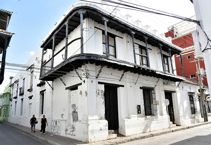 Patrimonio en ruinas: denuncian abandono de la histórica Casa de Madame Augustine en Santa Marta