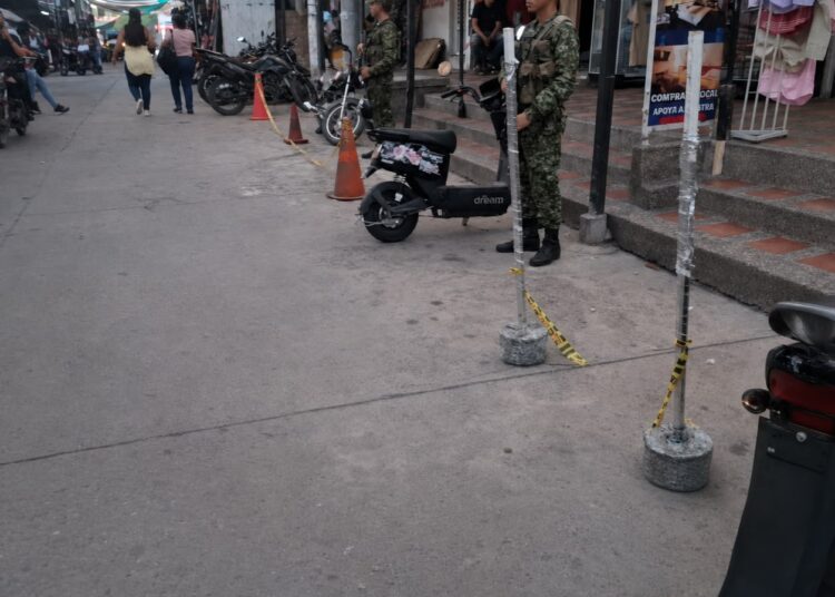 Militares y Grupo Élite de la Policía custodian la zona comercial de Fundación: