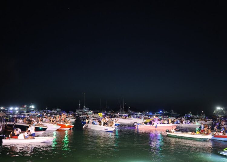 Samarios y visitantes vibraron con el Concierto de Balleneras en La Bahía