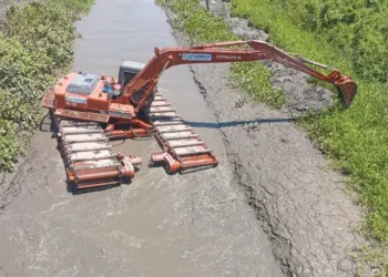 Inician trabajos para restablecer el flujo de agua hacia la Ciénaga Grande
