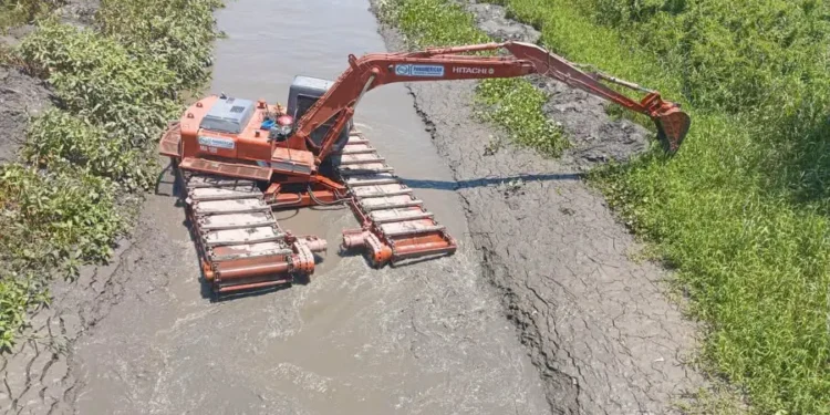Inician trabajos para restablecer el flujo de agua hacia la Ciénaga Grande